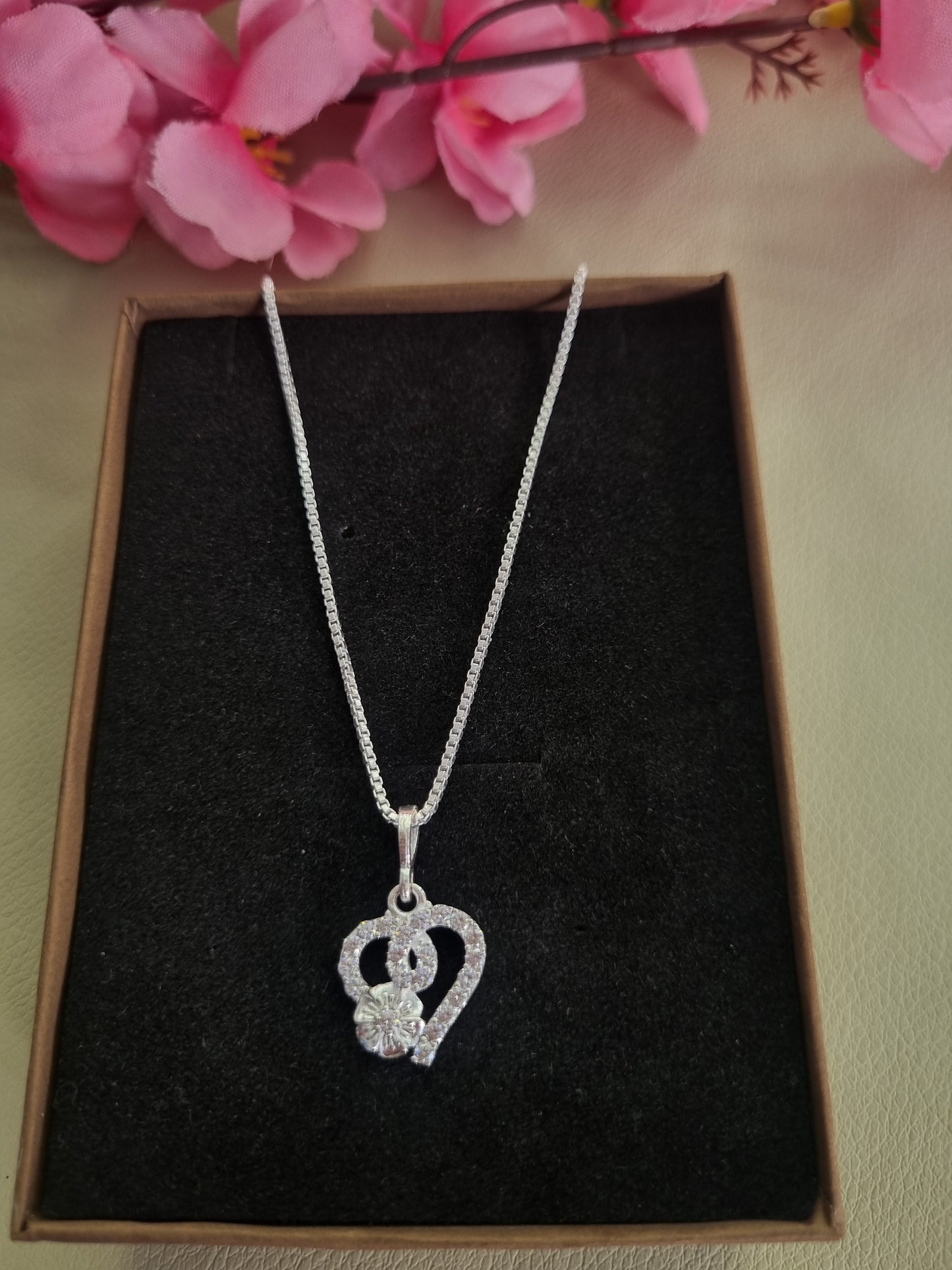 Sliver chain pendant