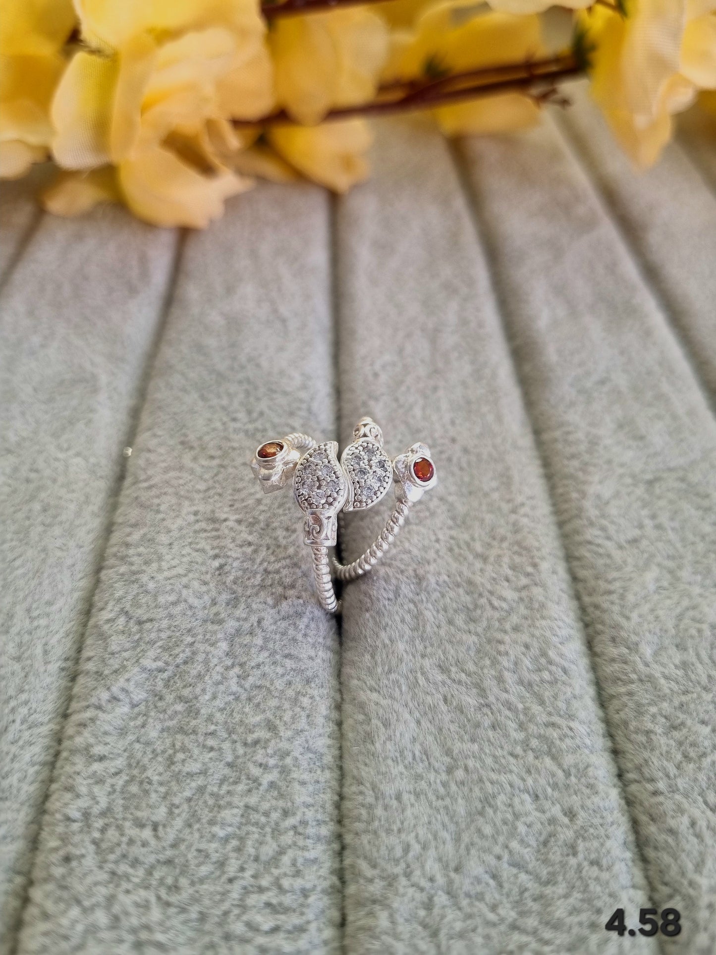 Silver Ledis bichhiya
