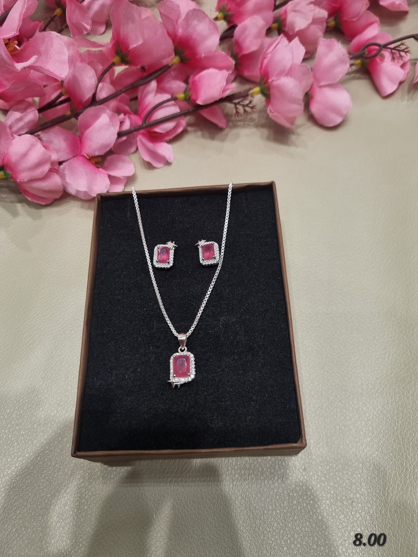 Sliver chain pendant