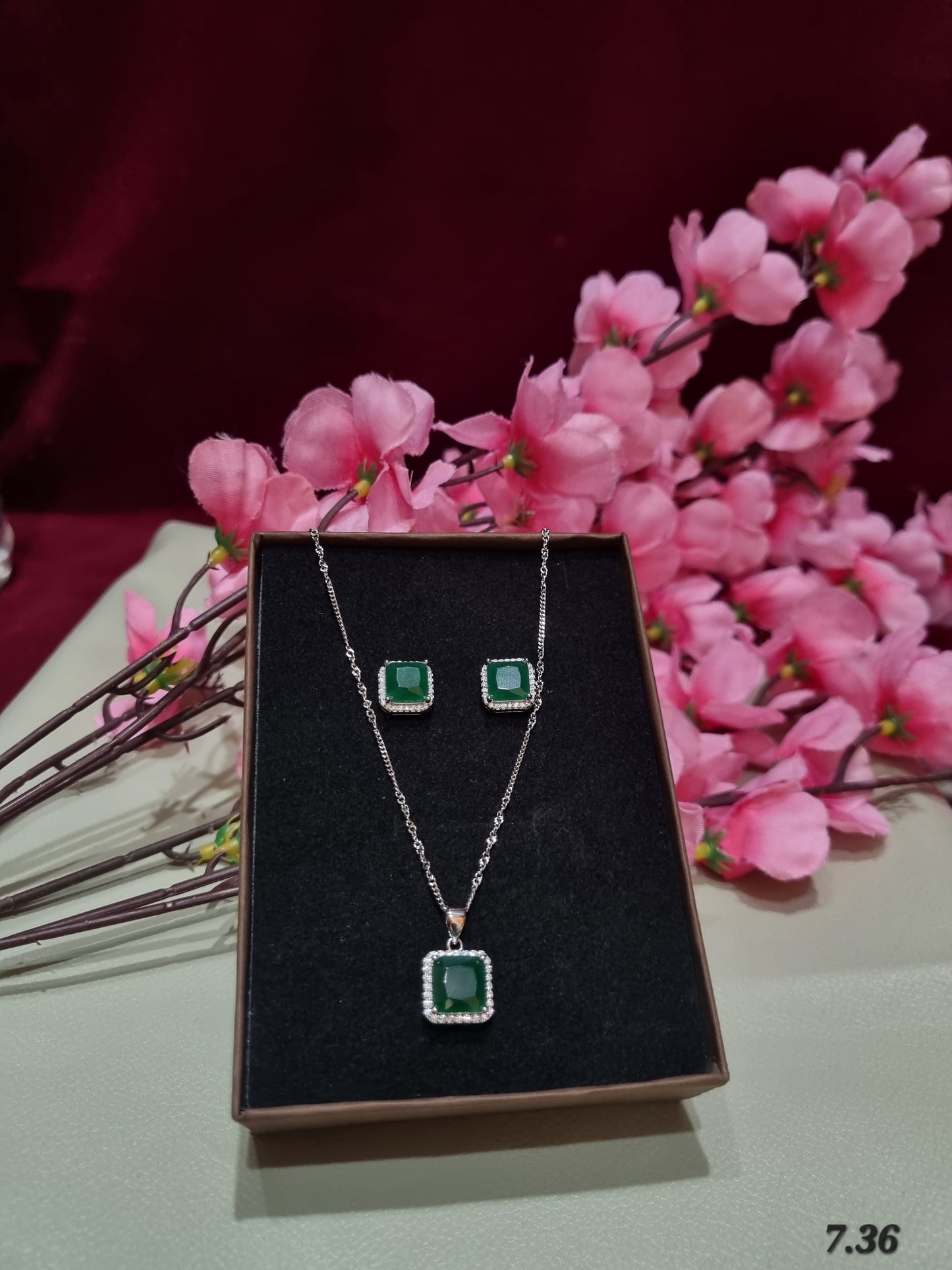 Sliver chain pendant
