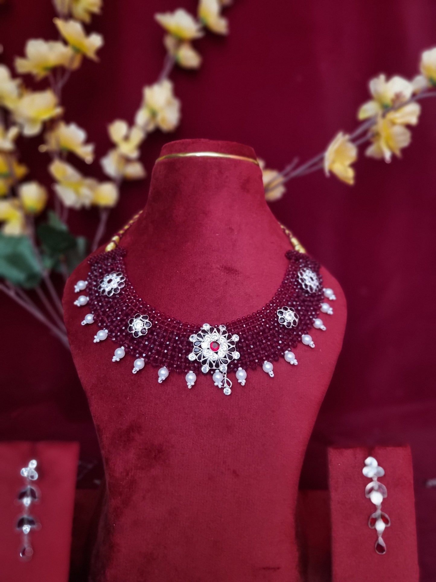 Pure silver nacklace With tops