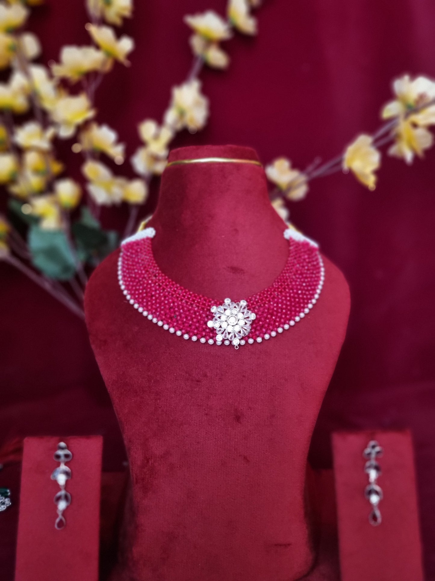 Pure silver nacklace With tops