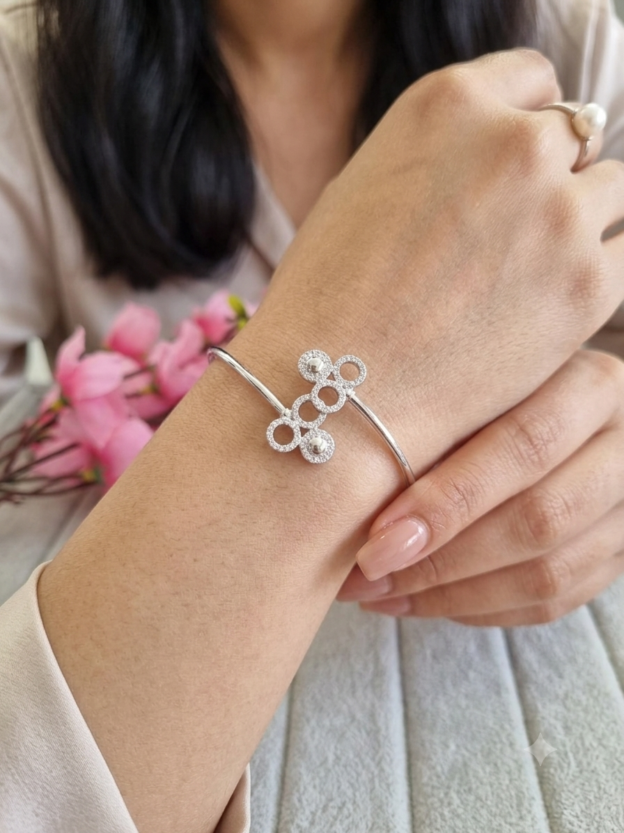 Ladies kada
