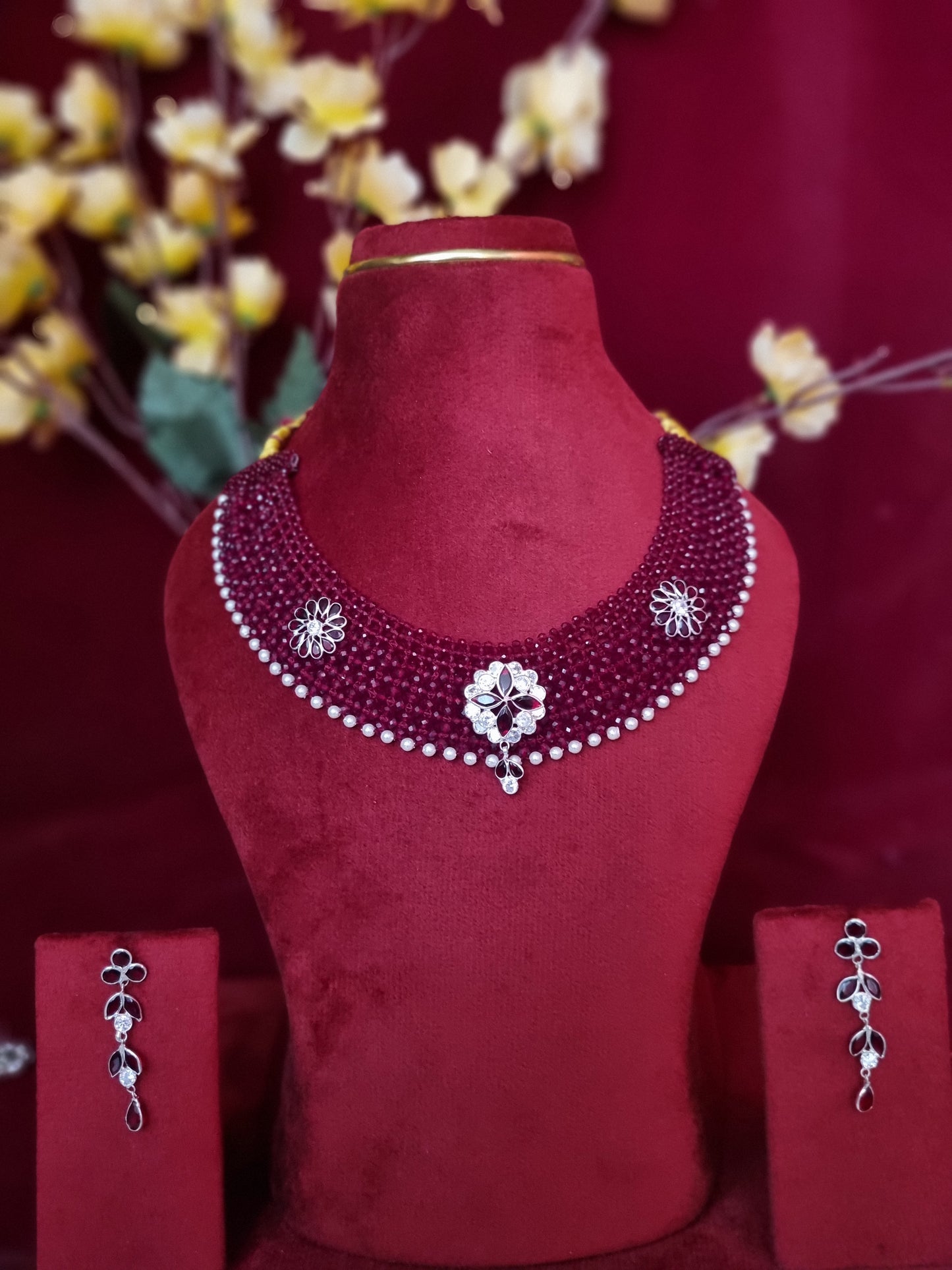Pure silver nacklace With tops