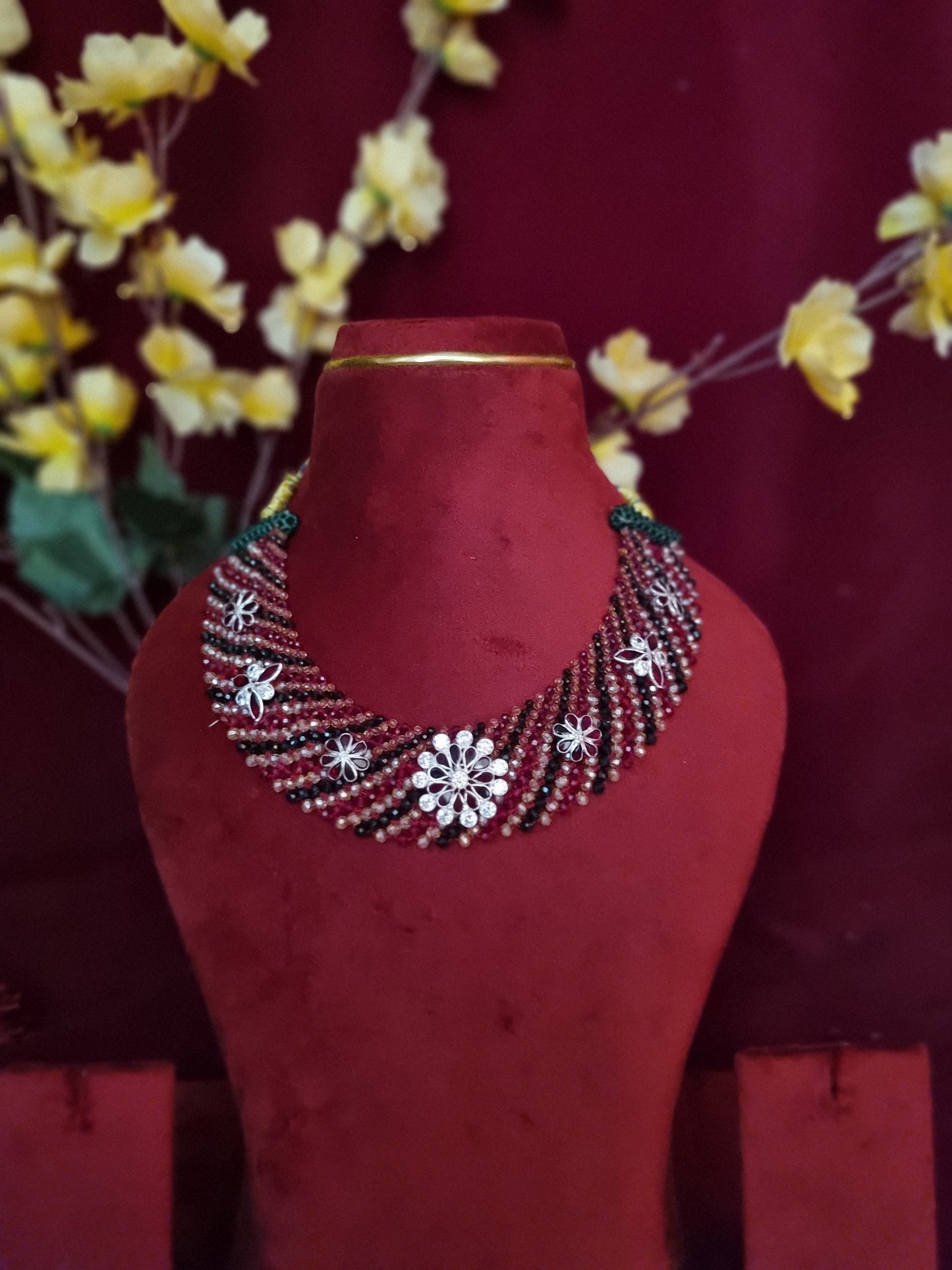 Pure silver nacklace With tops