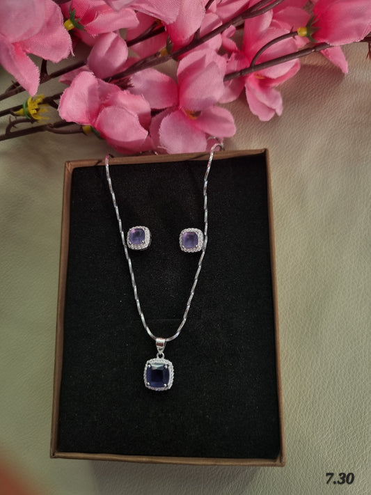 Sliver chain pendant