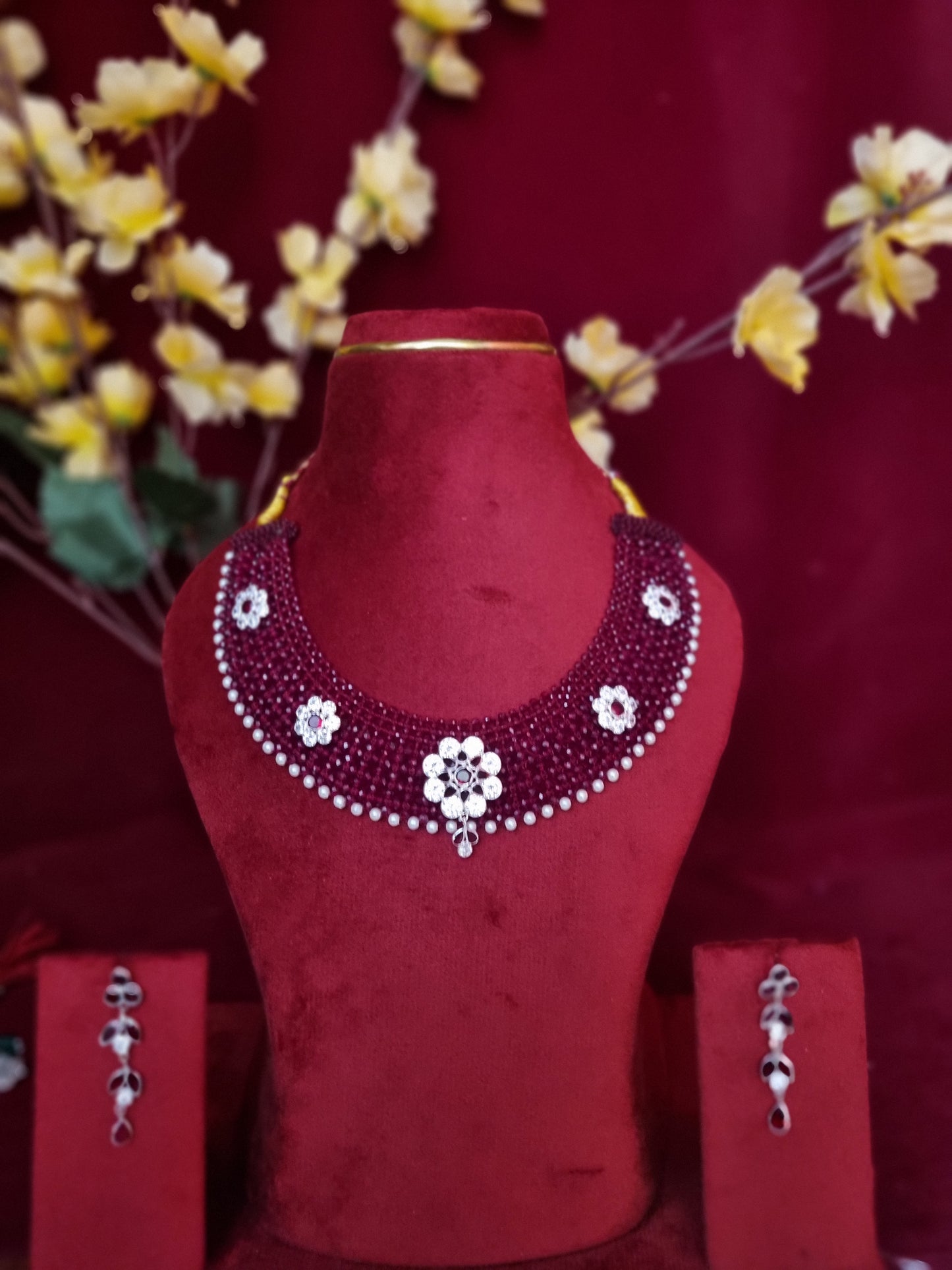 Pure silver nacklace With tops