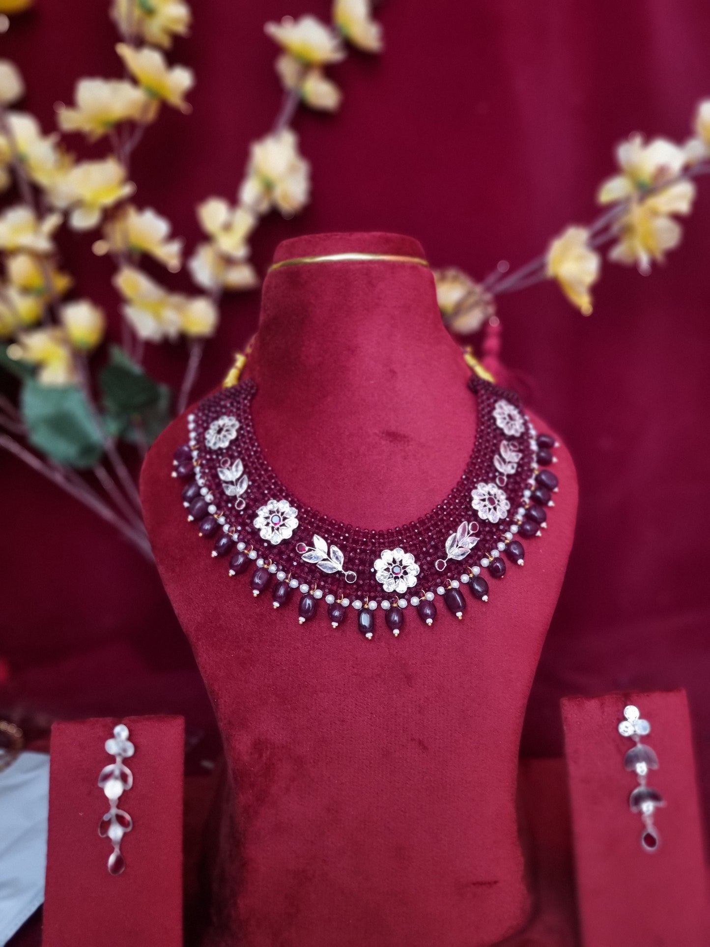 Pure silver nacklace With tops