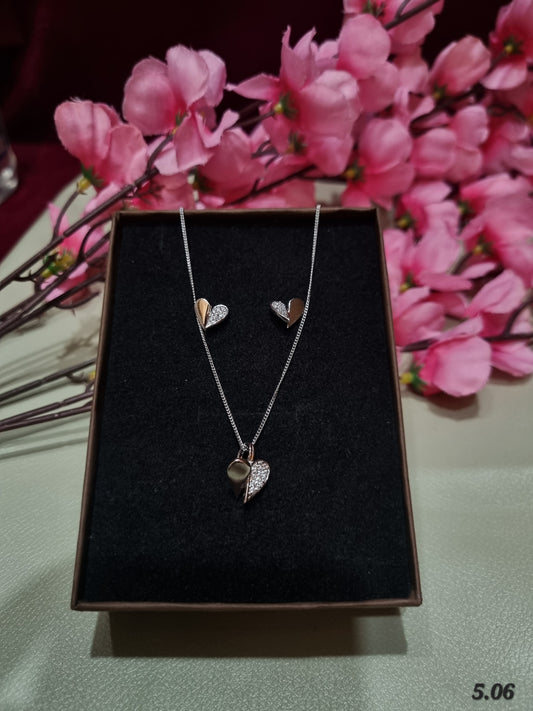 Sliver chain pendant