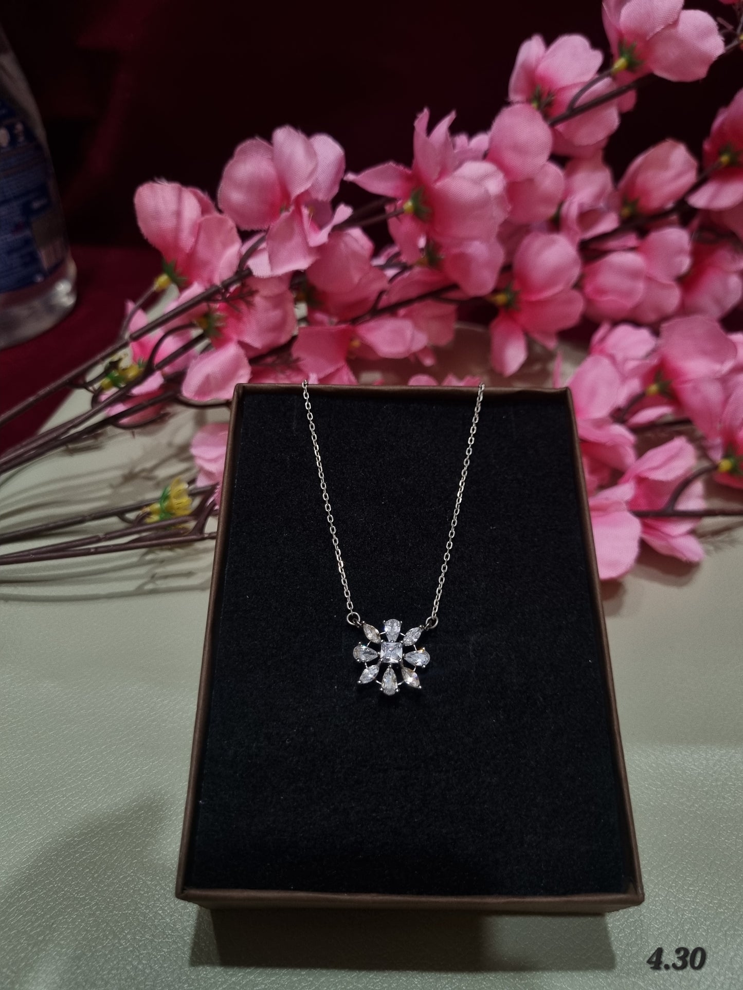 Sliver chain pendant