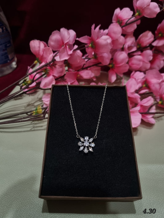 Sliver chain pendant