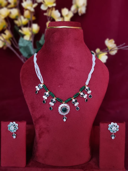 Pure silver nacklace With tops