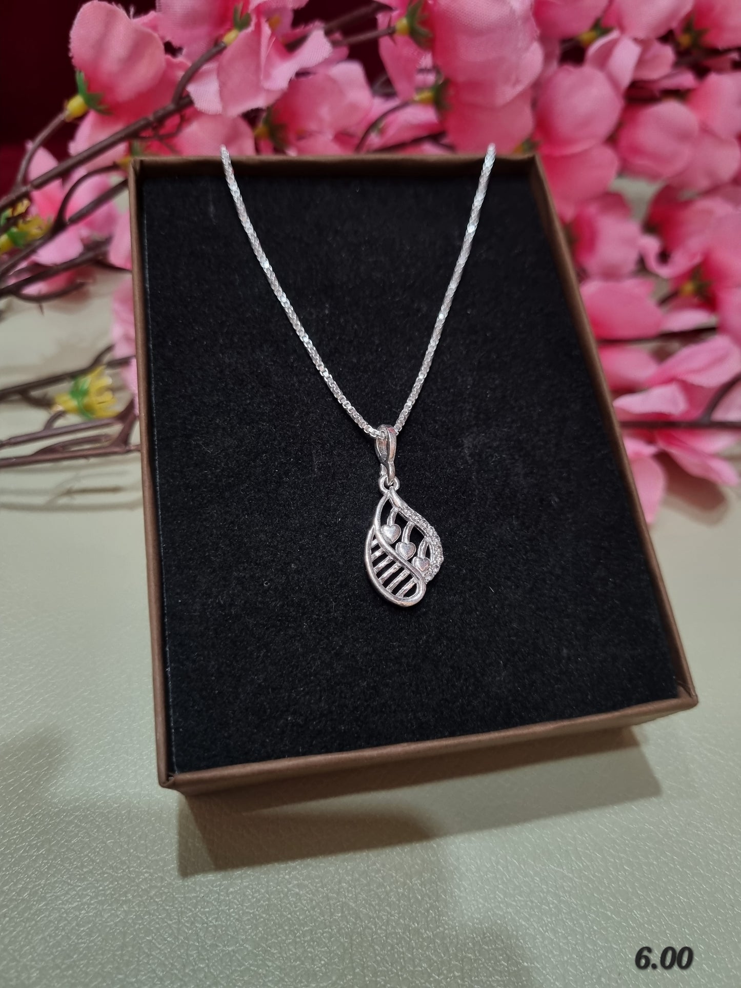 Sliver chain pendant