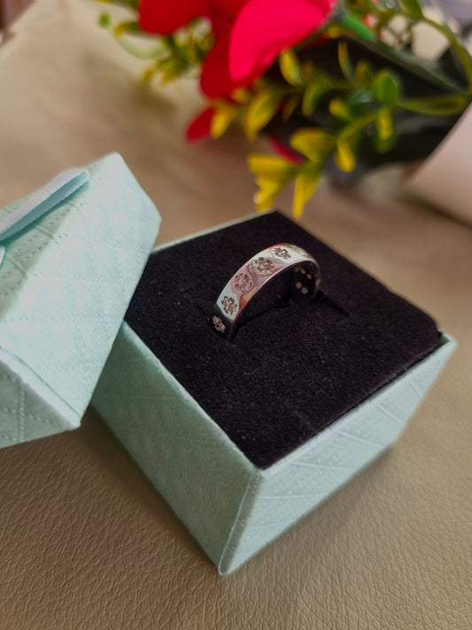 92.5 pure Silver Ladies ring