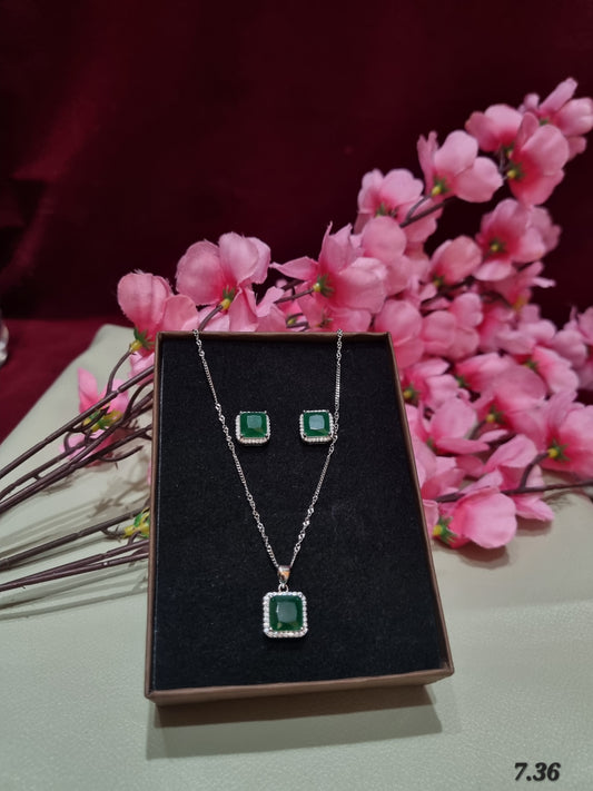 Sliver chain pendant