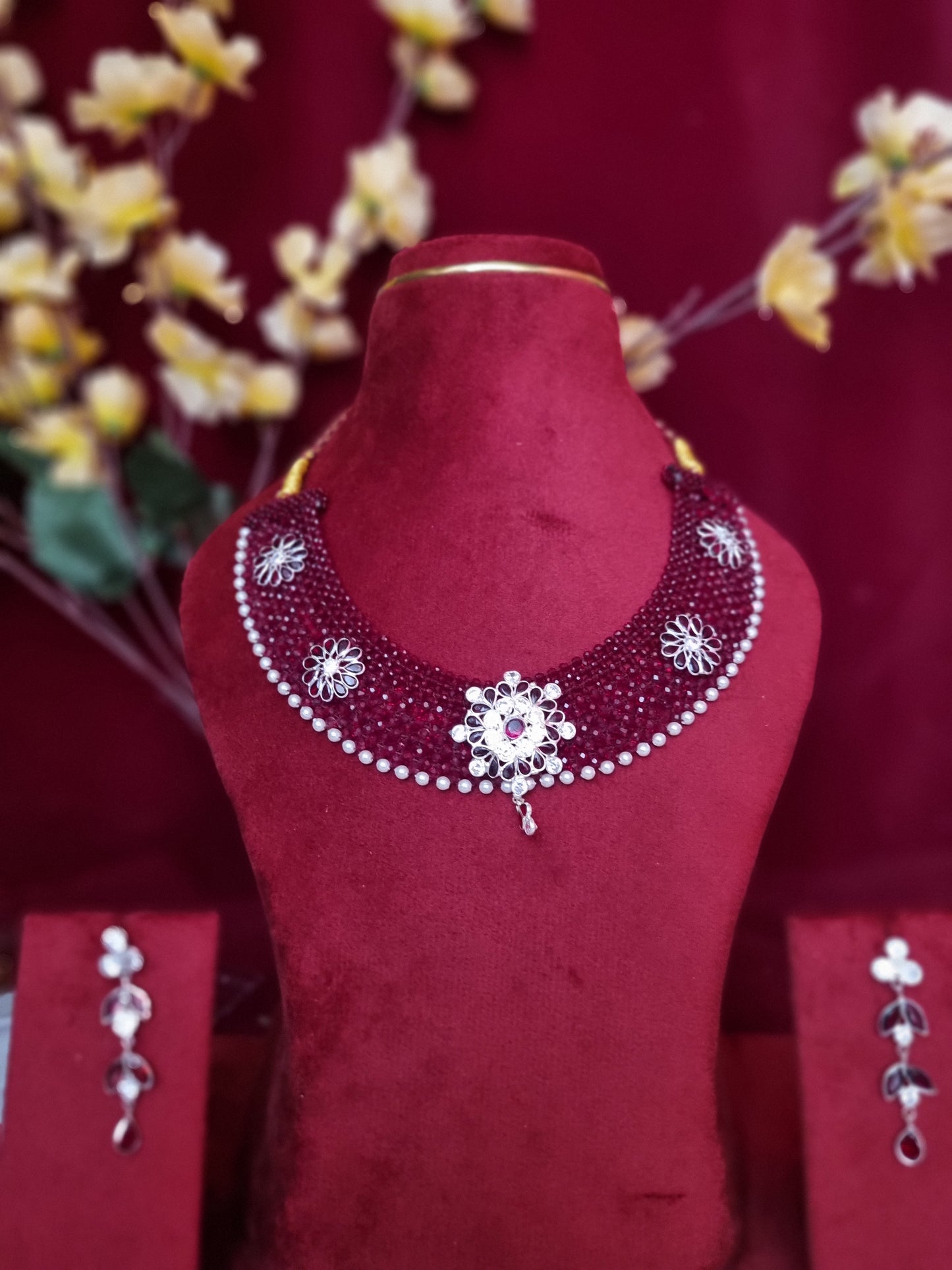 Pure silver nacklace with tops