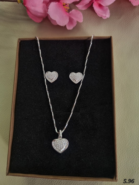 Sliver chain pendant
