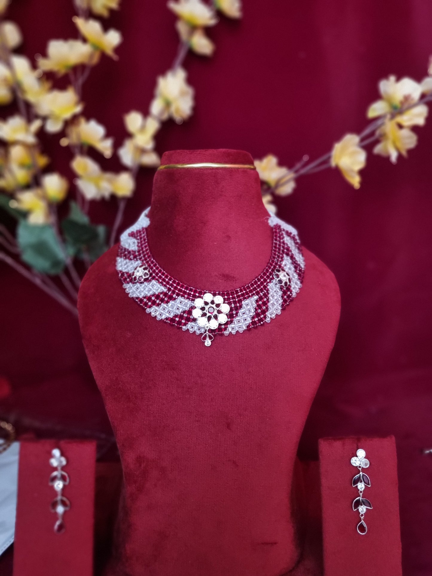 Pure silver nacklace With tops