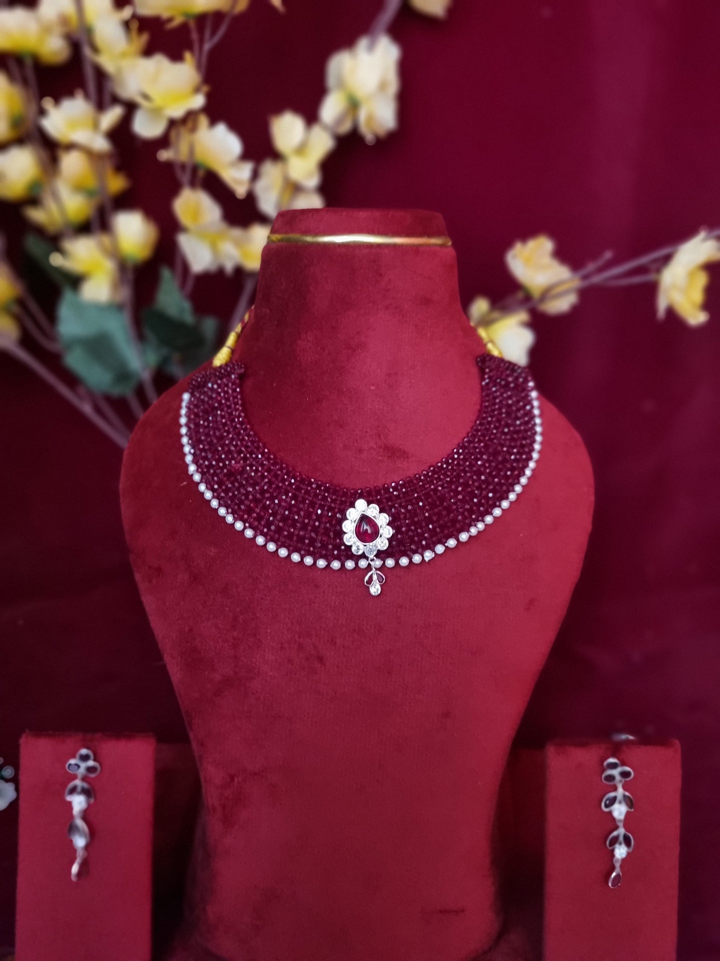 Pure silver nacklace With tops