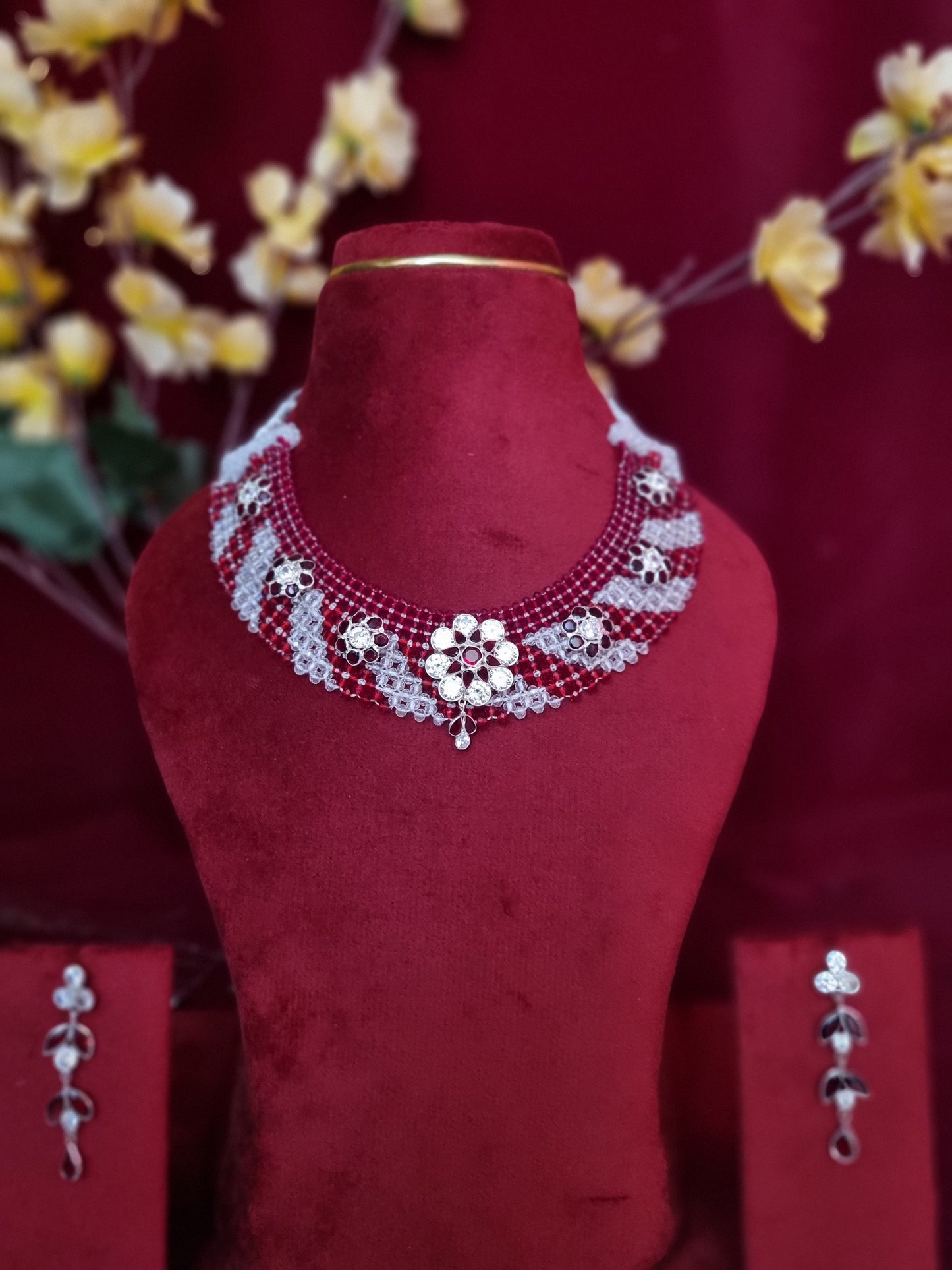 Pure silver nacklace With tops