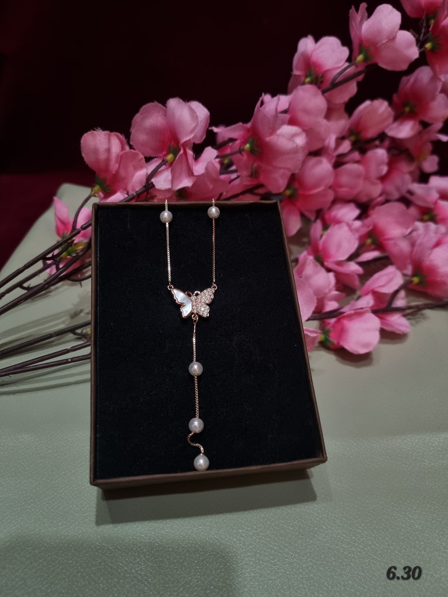 Silver chain pendant