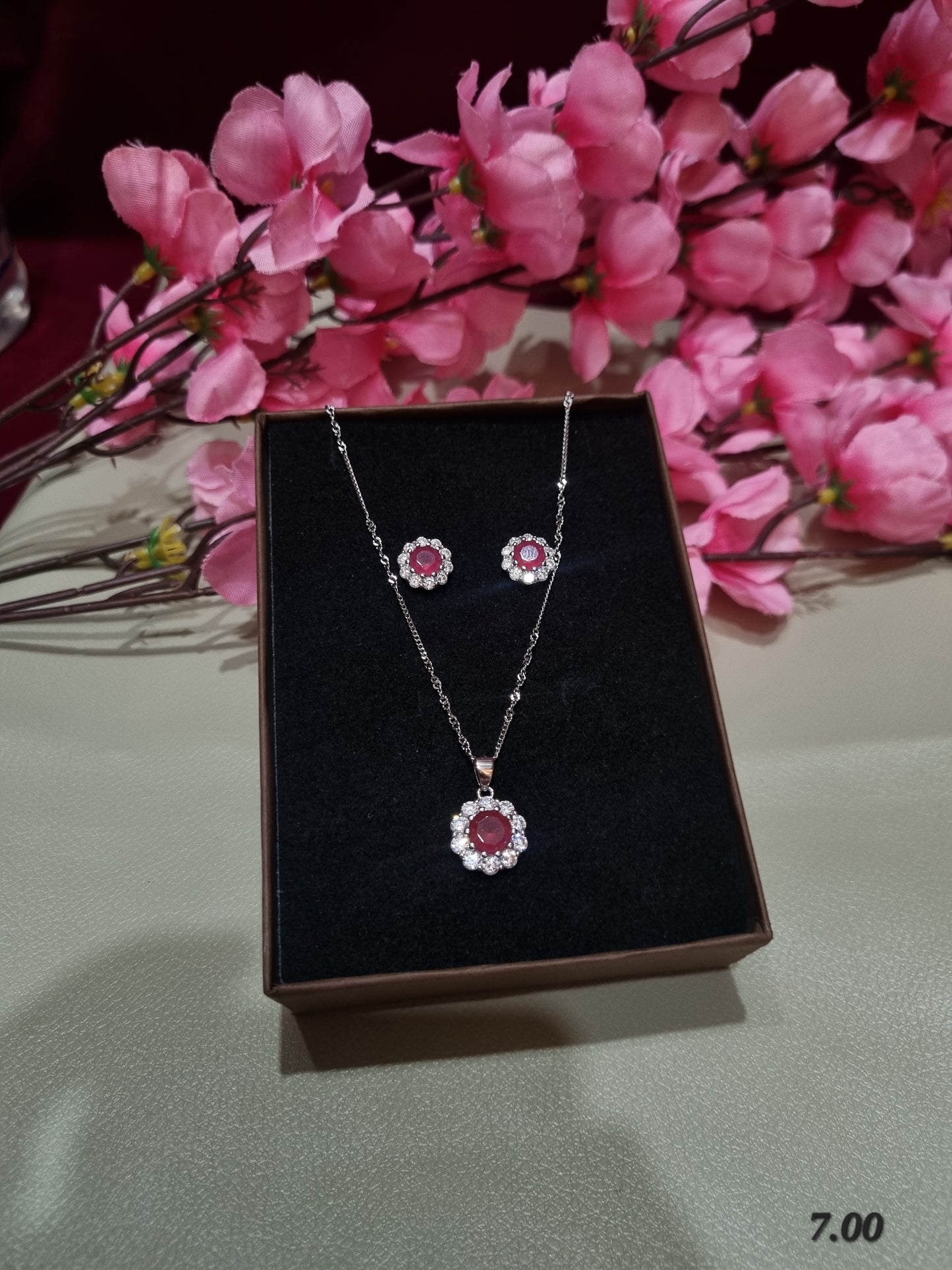 Sliver chain pendant