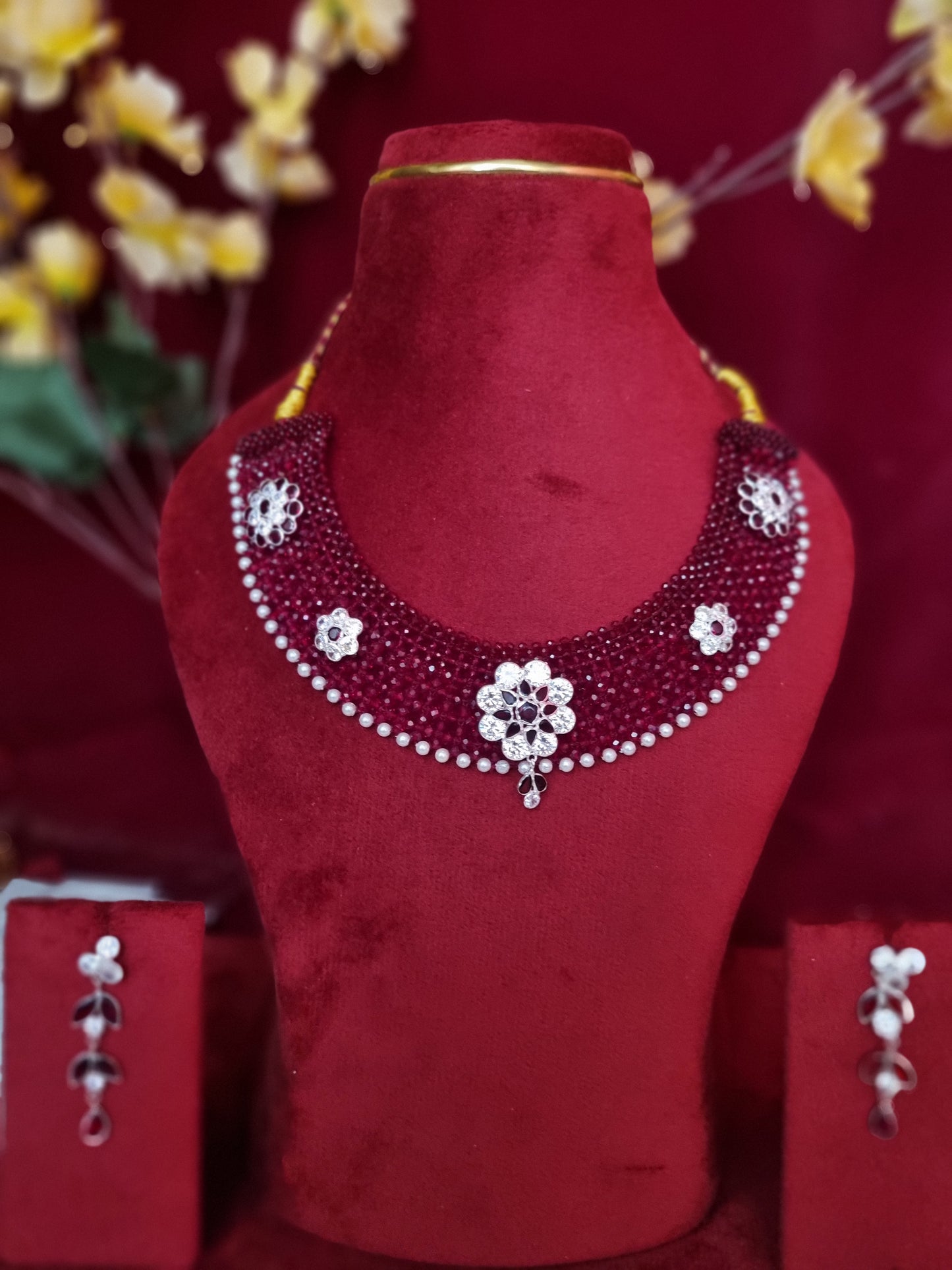 Pure silver nacklace With tops
